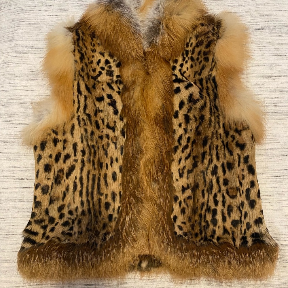 Adrienne Landau Size Small fur vest.